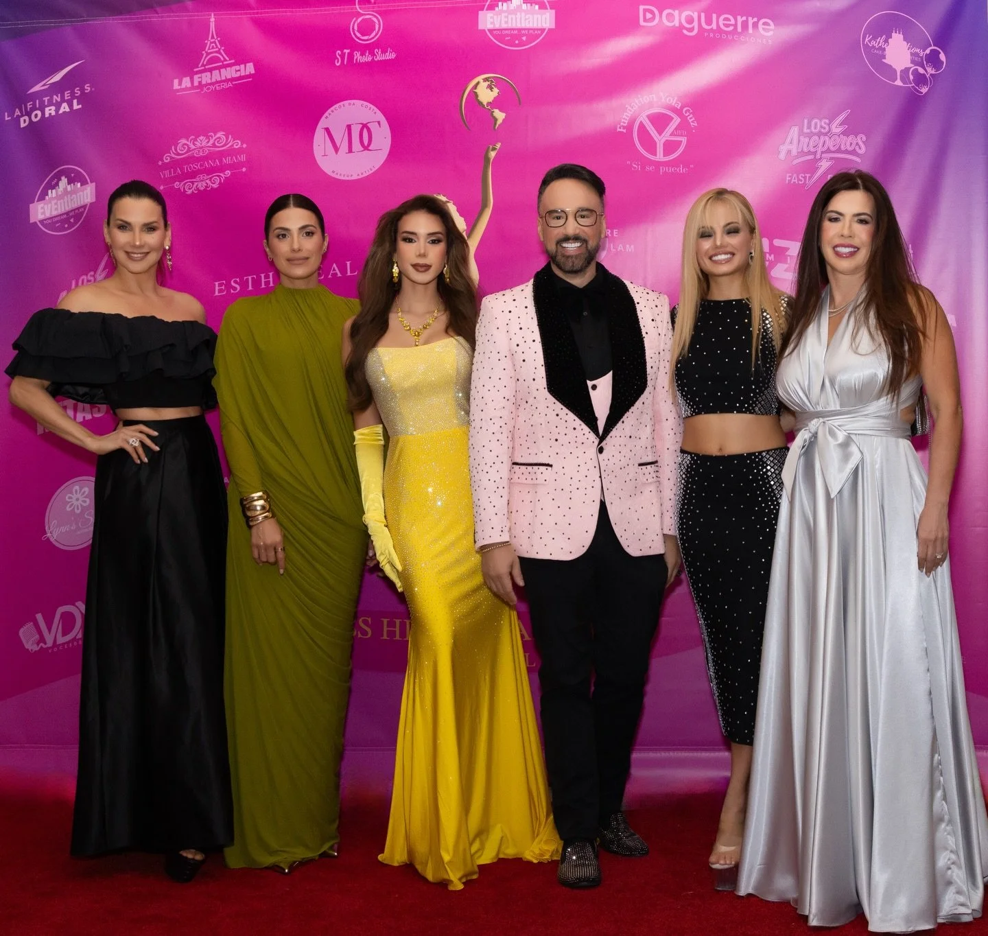 Jurados de lujo y conductores excepcionales!

@aly_sanchezoficial @paulacr19 @ashleyflete_ @katherinecoromoto @vergaragabriela @ameliaa_castillo @ale_alegre @teachersalandy

📸 @s.t.photostudio
