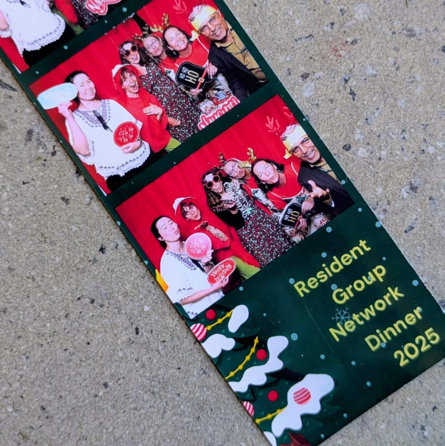 H🎄ppy H🌞lidays from the SRA committee! 
📸These photos were taken at the 2025 Residents Group Christmas Dinner. 
Thanks @cityofcockburn for the great event! 
🤔Did you know: As a committee member for the SRA, you have the opportunity to attend 4x R