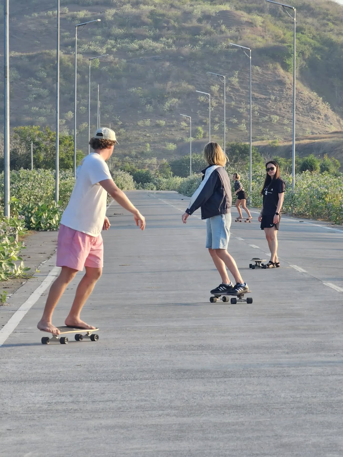 In Gerupuk we have the perfect streets to practice surf skating 🌴🛹

📍Gerupuk | Lombok