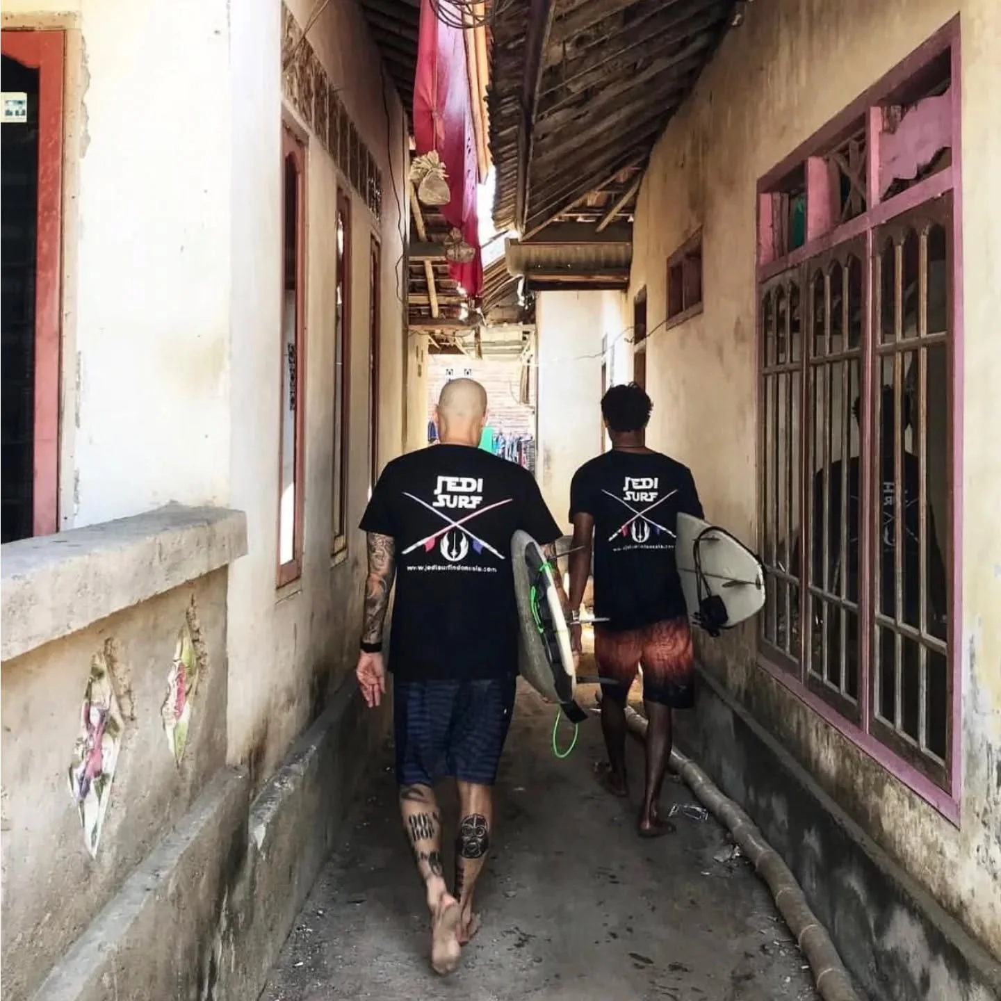 Let's go surfing 🔥

Jedi Surf House is only three minutes walking distance away from Gerupuk Beach where the boats depart to all surfing spots in Gerupuk Bay 🏄🏻&zwj;♀️

📍Gerupuk | Lombok