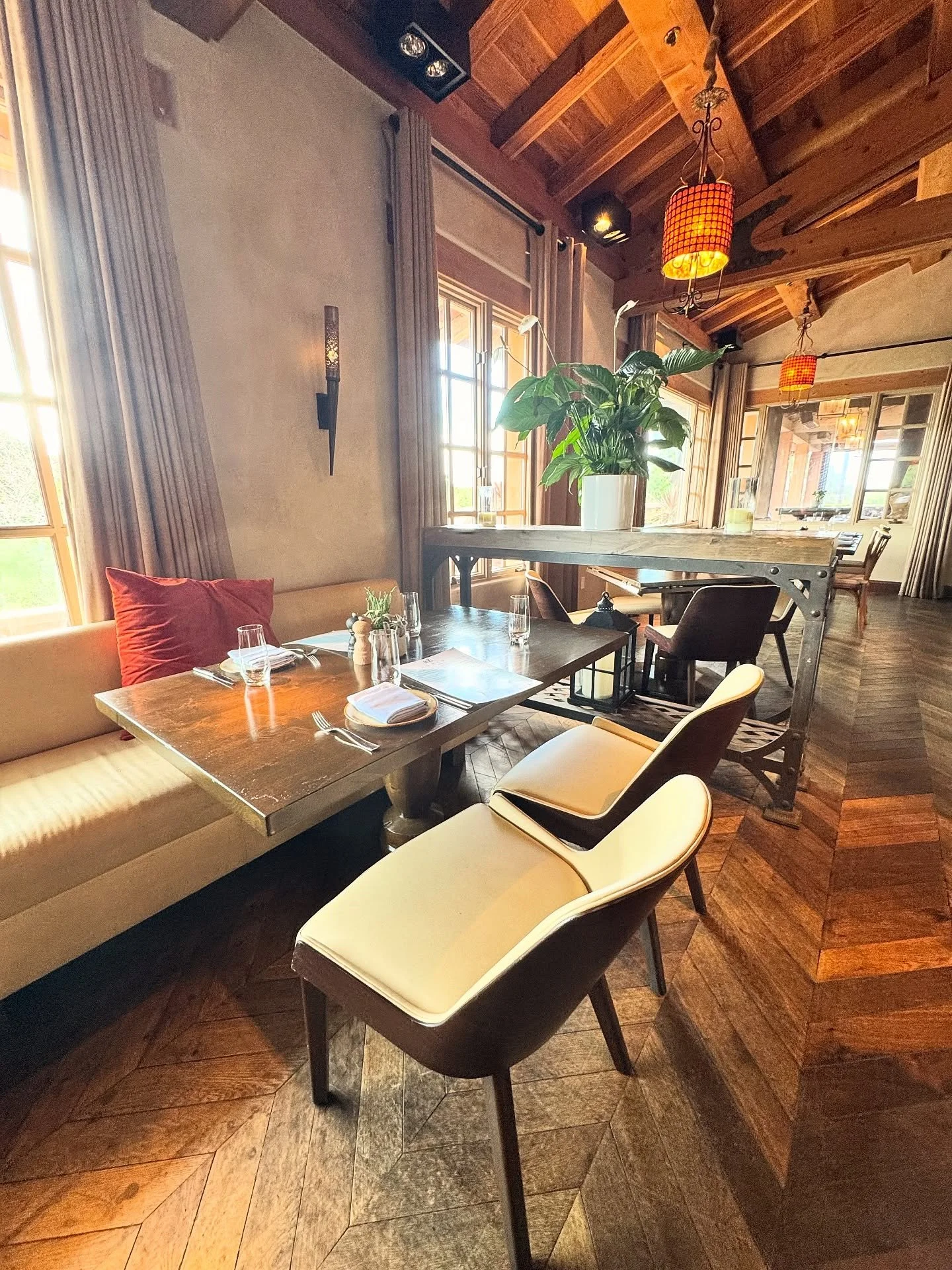 Today&rsquo;s lunch workspace: The Pony Room at Rancho Valencia. A favorite local hideaway for curating last-minute holiday escapes and crafting exceptional 2026 itineraries. 

Ready to plan something extraordinary? I&rsquo;ll handle every detail. 

