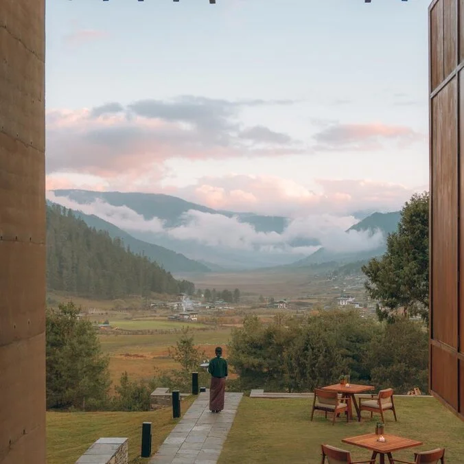 amankora_bhutan_-_gangtey_lodge_outdoor_dining_0.jpg