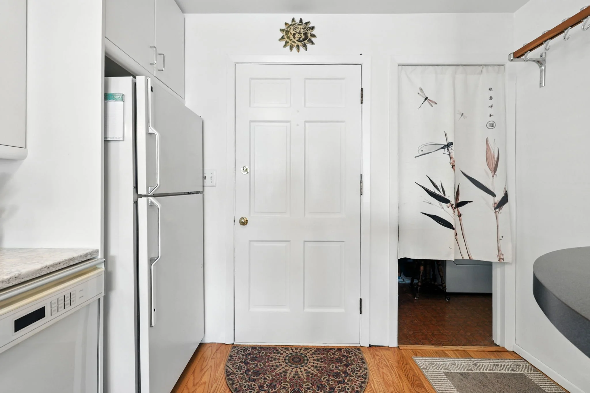 6-web-or-mls-Address Here-5.jpg