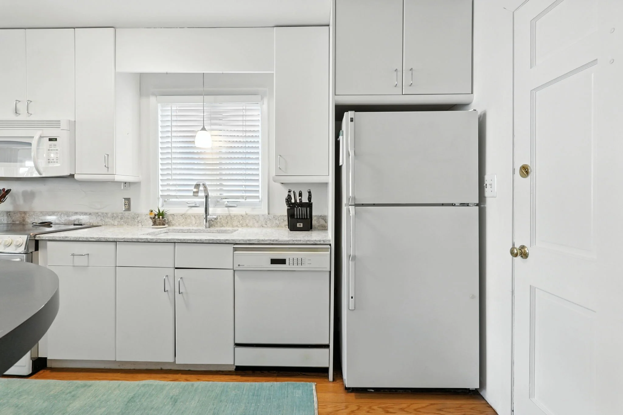 9-web-or-mls-Address Here-8.jpg