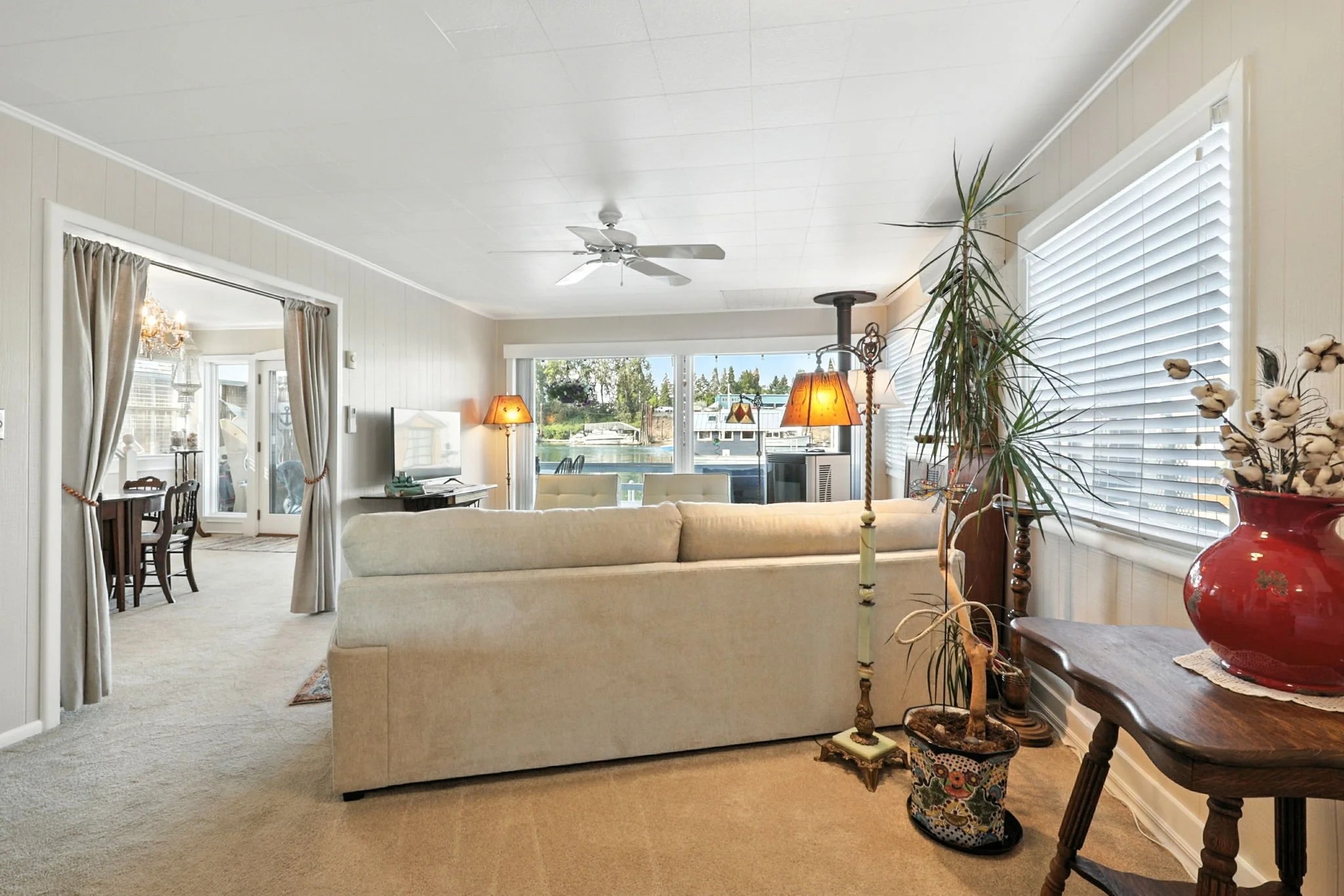 15-web-or-mls-Address Here-14.jpg