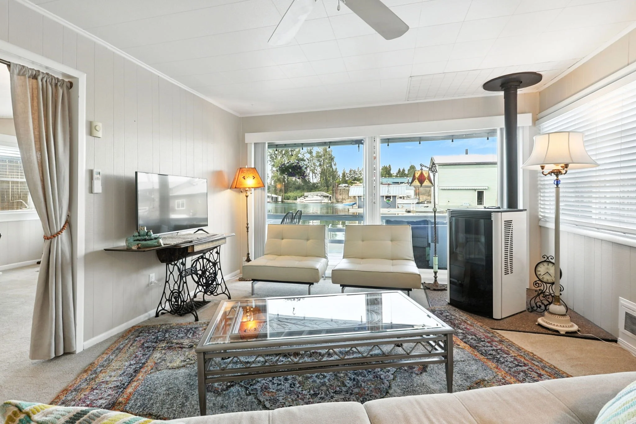 16-web-or-mls-Address Here-15.jpg