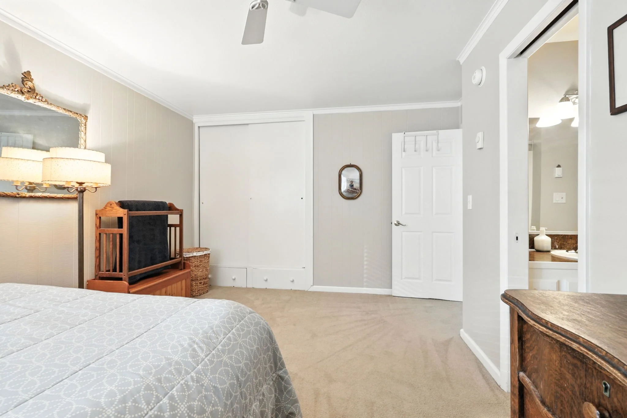 20-web-or-mls-Address Here-19.jpg