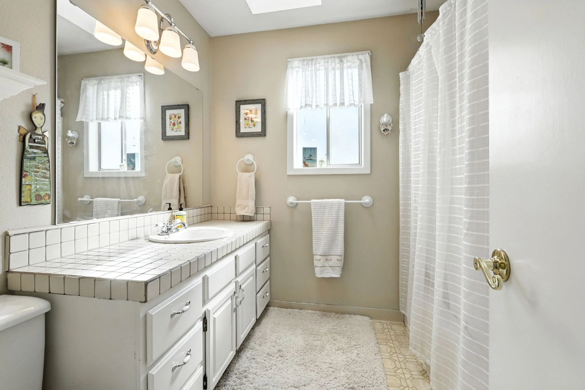 27-web-or-mls-Address Here-26.jpg