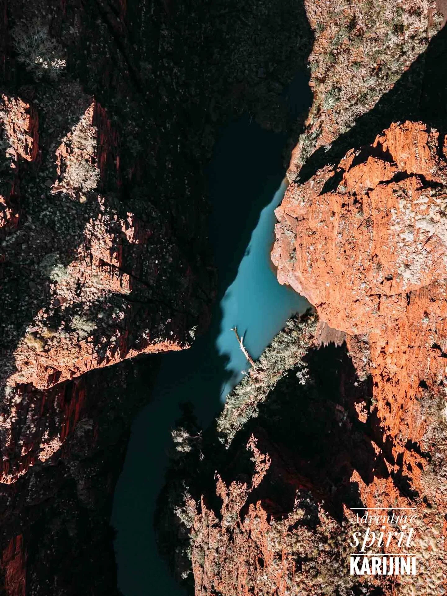 Park Narodowy Karijini &ndash; fakty, kt&oacute;re warto znać

Karijini to drugi co do wielkości park narodowy Australii Zachodniej i jedno z najbardziej spektakularnych miejsc na kontynencie. Słynie z głębokich wąwoz&oacute;w, naturalnych basen&oacu