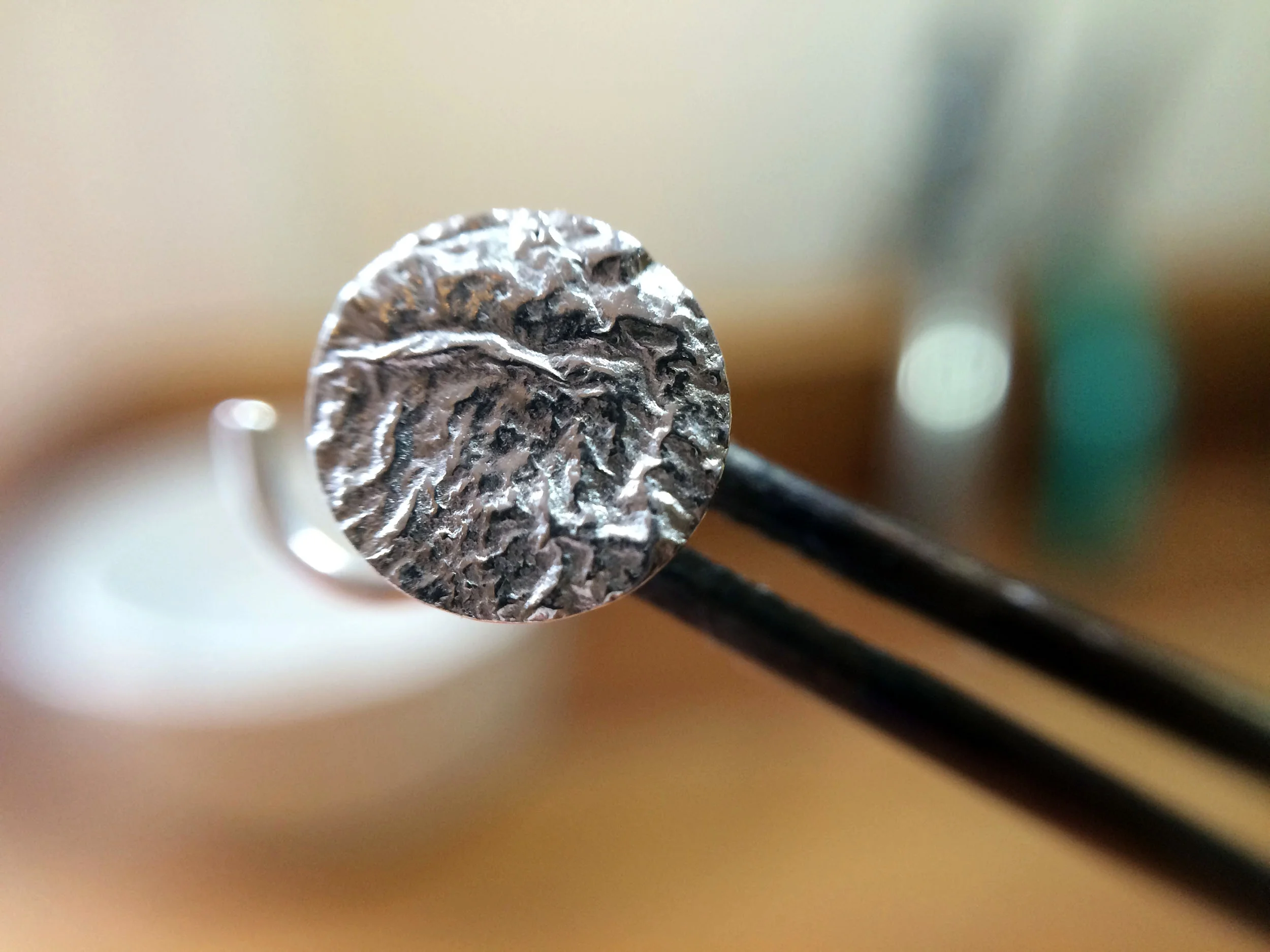 Handmade silver disc nose stud product photo
