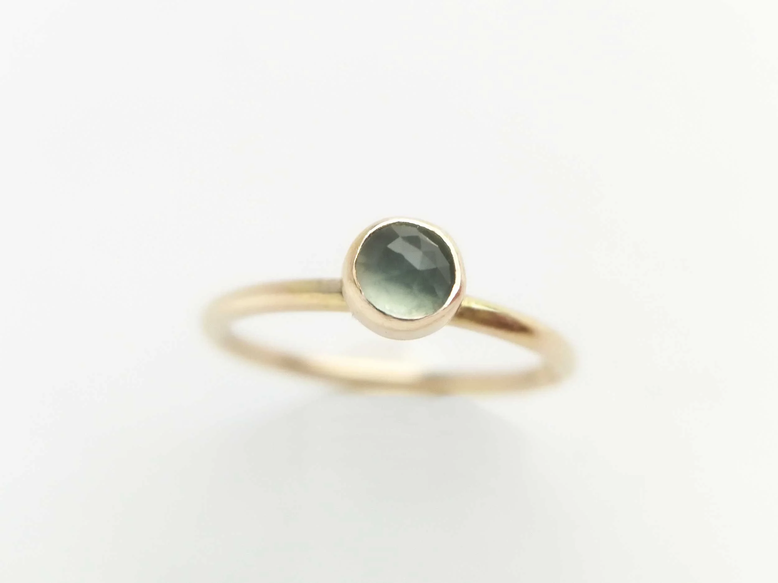 14ct gold conch ring close up
