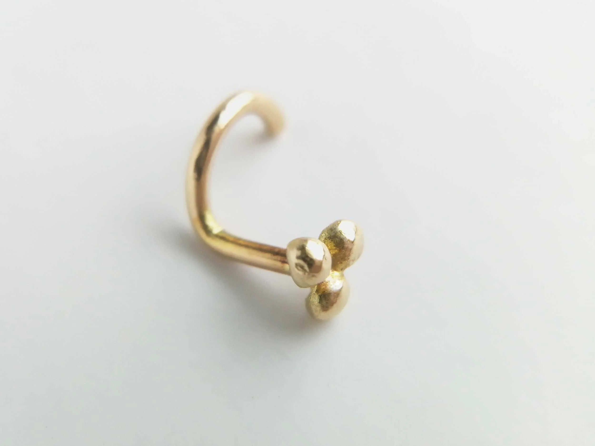 18k-gold-tiny-tri-ball-nose-stud-victoria-grace-silversmith.jpg