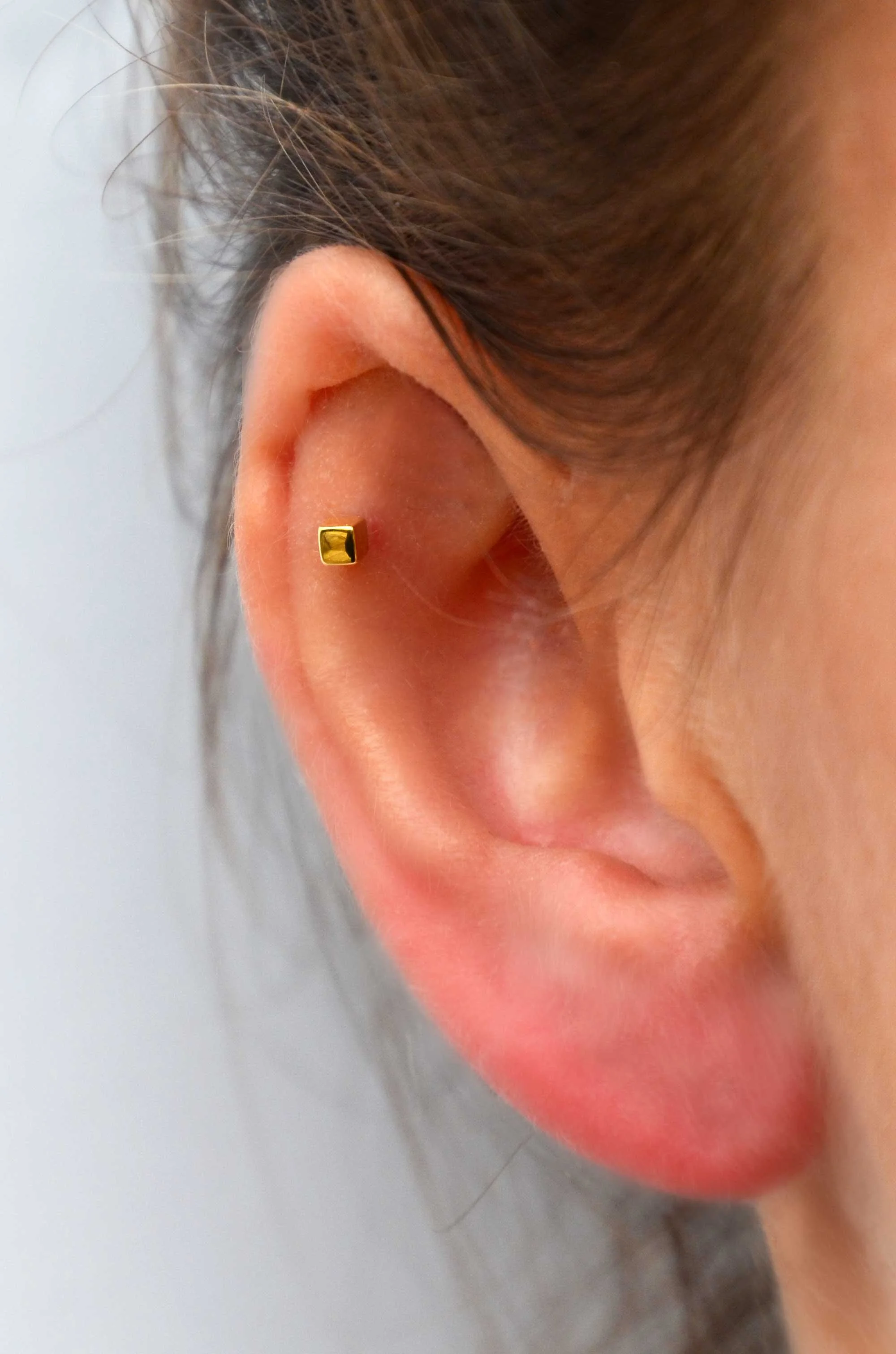 luxury piercing jewellery 18ct gold helix stud