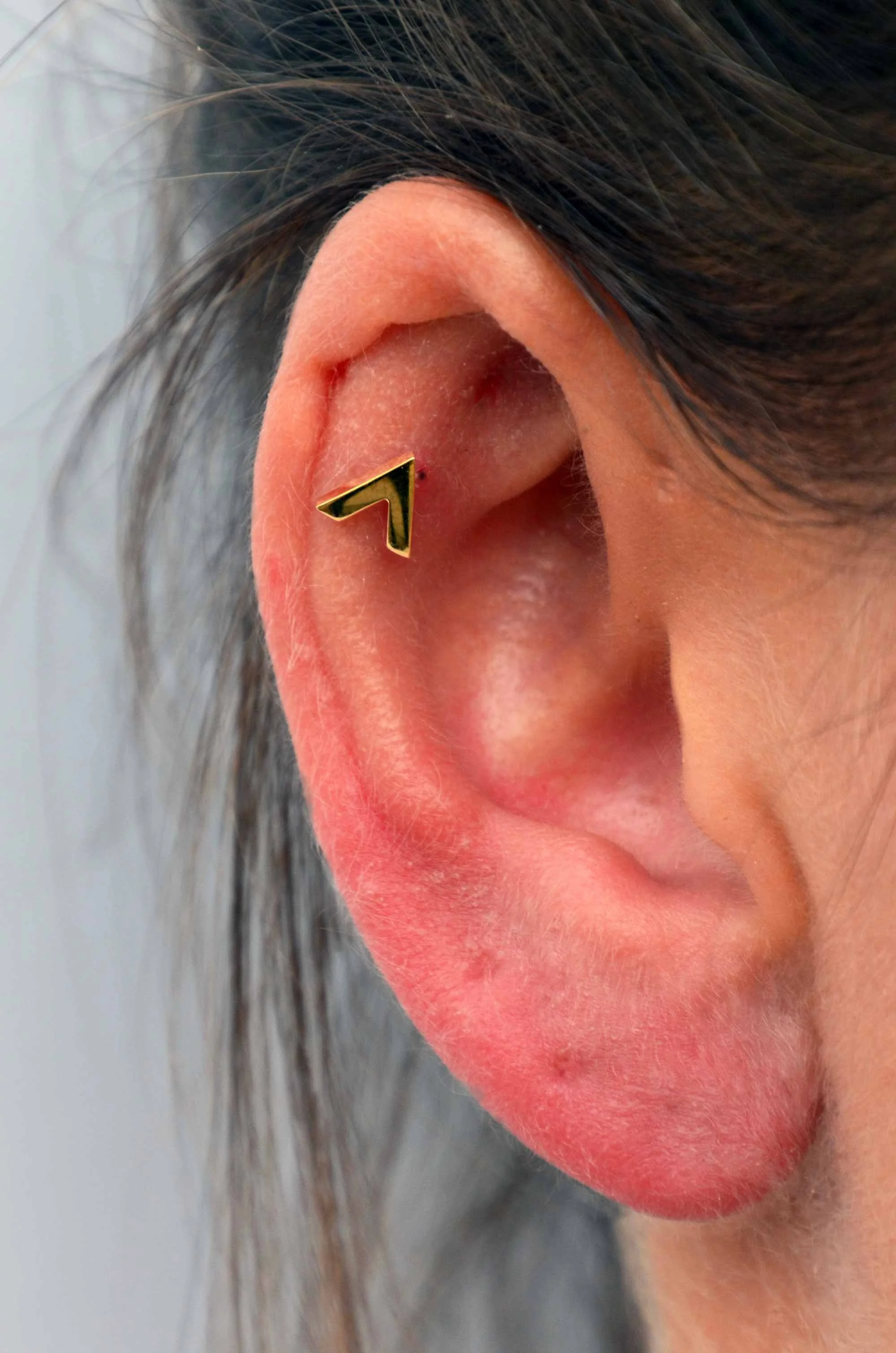 yellow-gold-v-helix-stud-handmade-piercing-jewellery.jpg