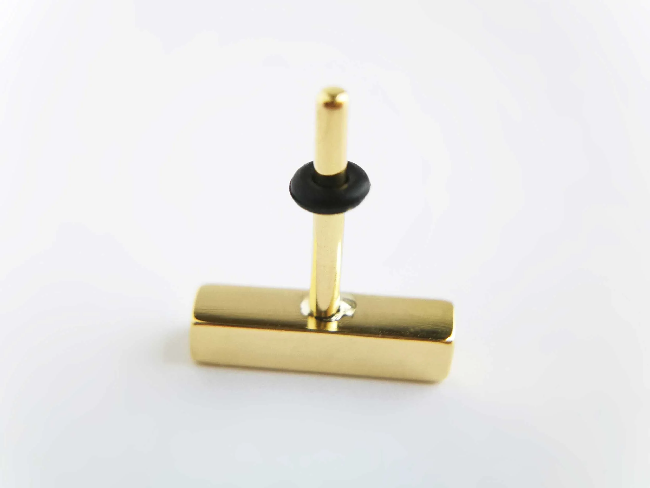 18ct-gold-helix-earring-handmade-jewellery.jpg