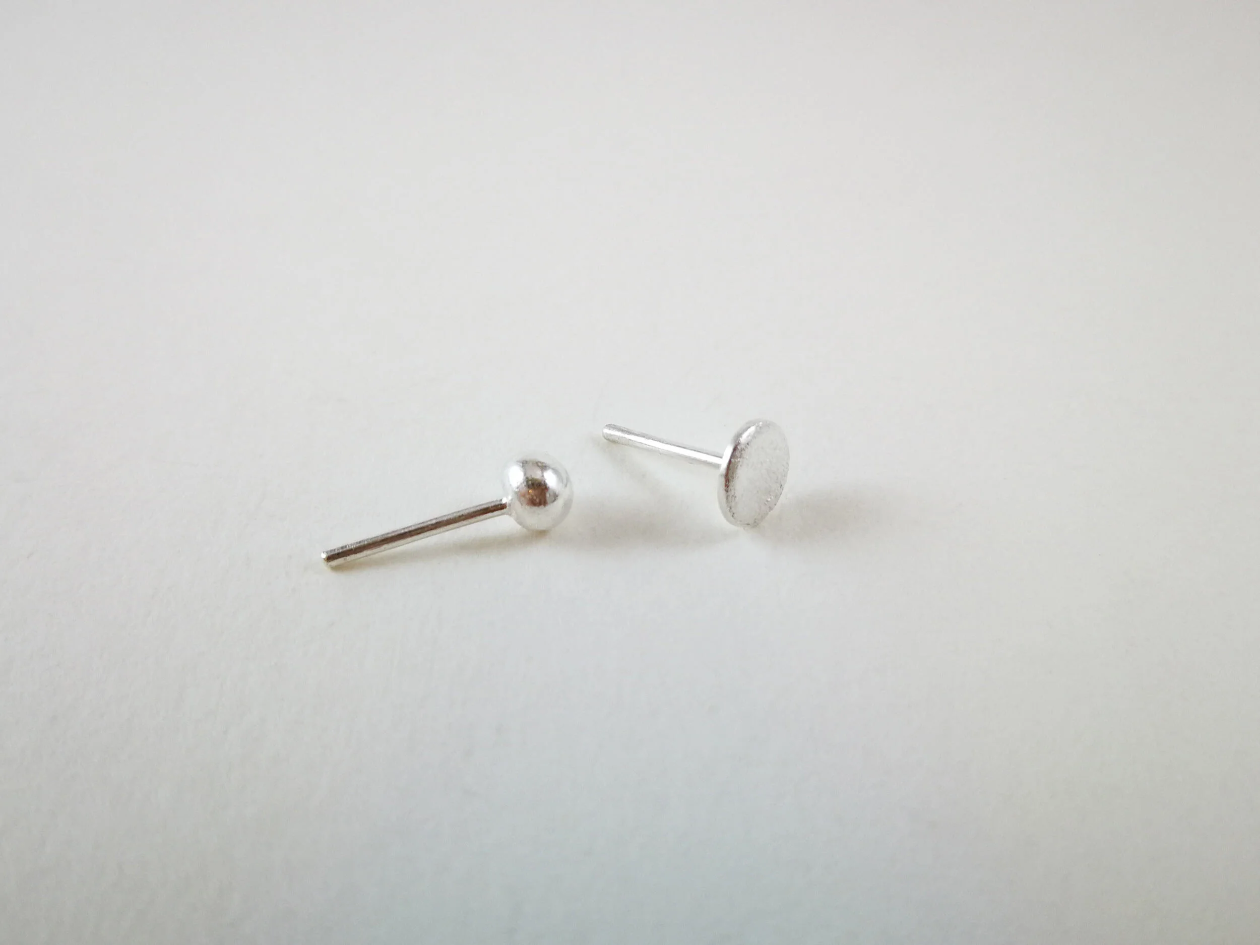 flat-back-or-ball-back-conch-piercing.jpg
