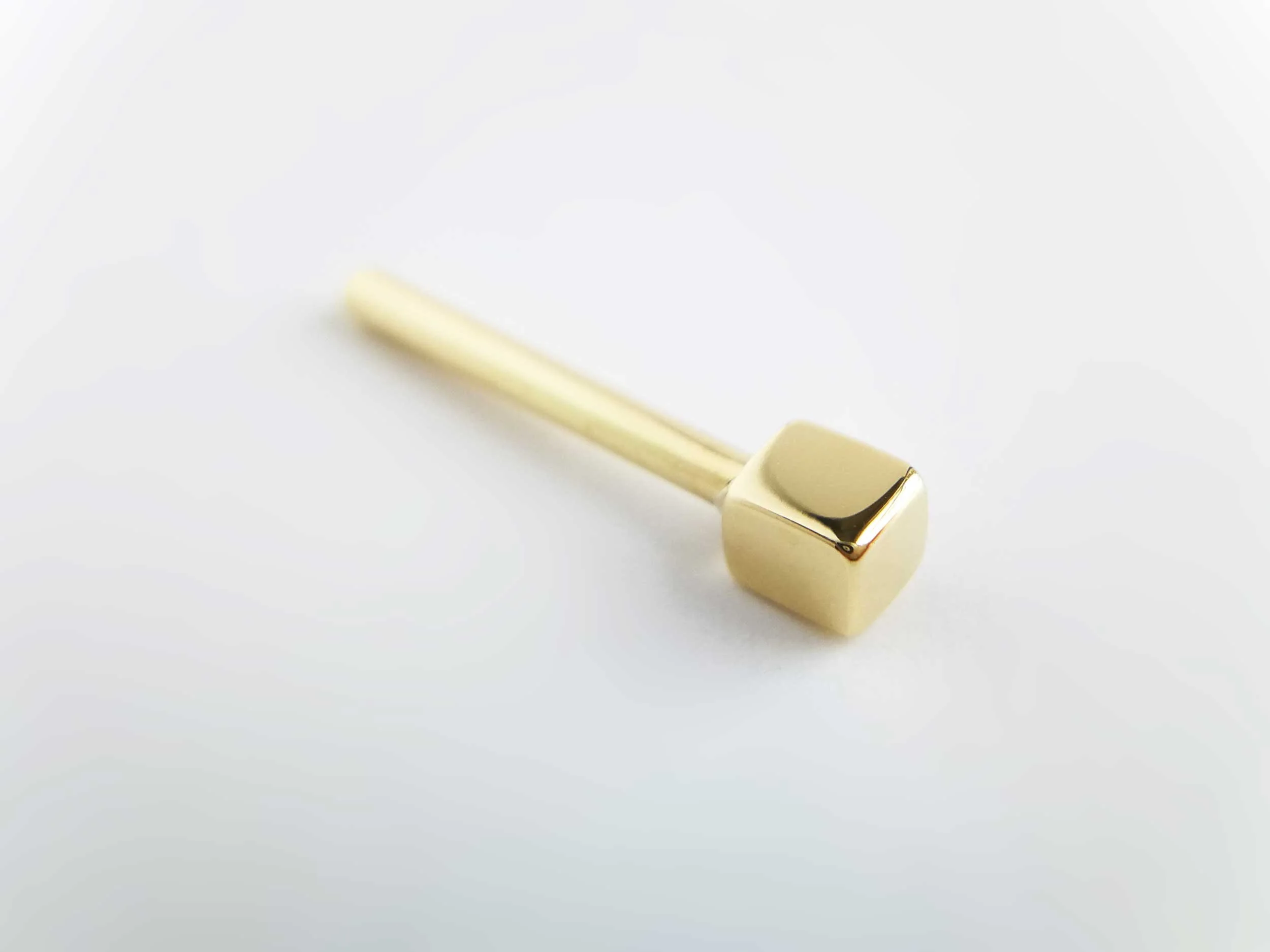 designer cartilage earring 18k gold cube product photo