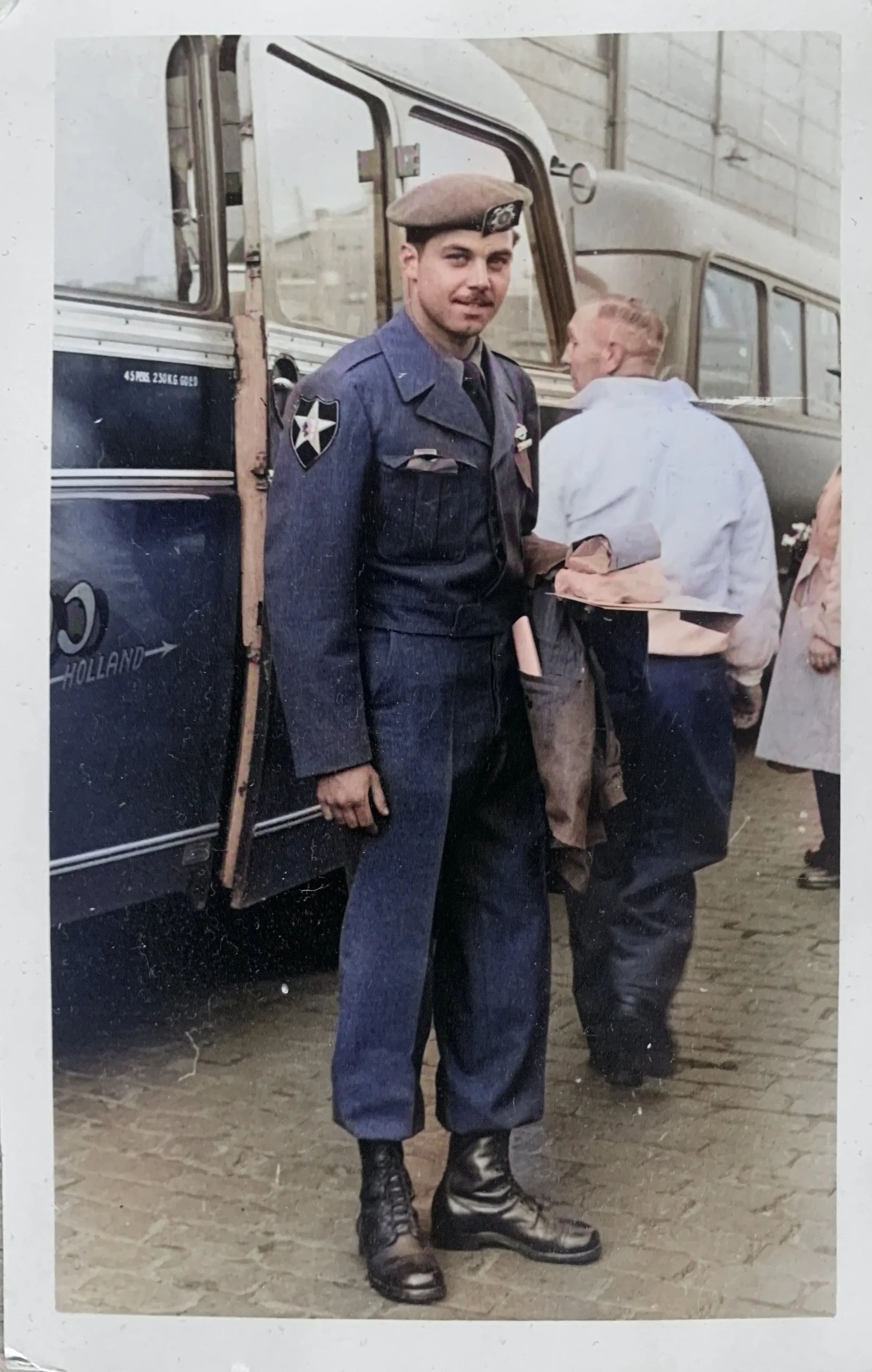 Herman van der Leelie - Terugkeer uit Korea copy.jpg