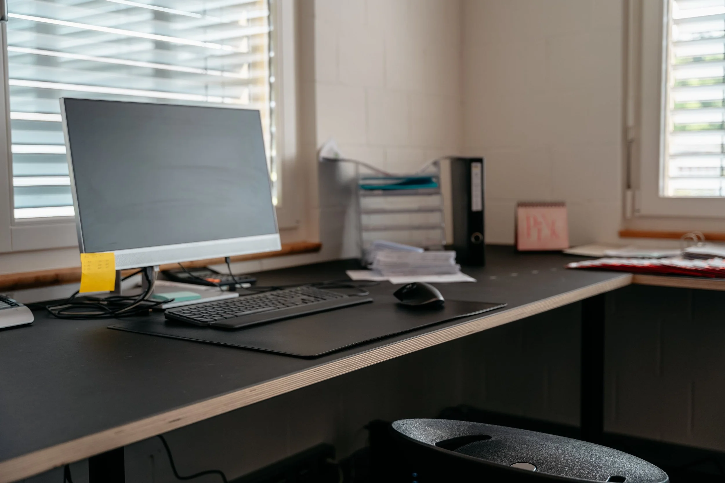 Mobilkran Schreibtisch.jpg