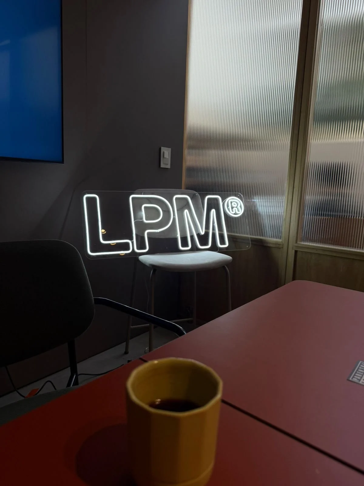 Un a&ntilde;o de aprendizaje,
de huevos,
de proyectos,
de v&iacute;nculos,
de equipo,
de confianza,
de proyecci&oacute;n,
de riesgos,
de decisiones.

Gracias a quienes formaron y forman parte de esto.
Se viene mucho m&aacute;s.

LPM team