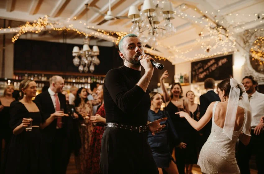 the-fox-and-grapes-in-wimbledon-village-SW-london-wedding-reception-venue-1.jpg