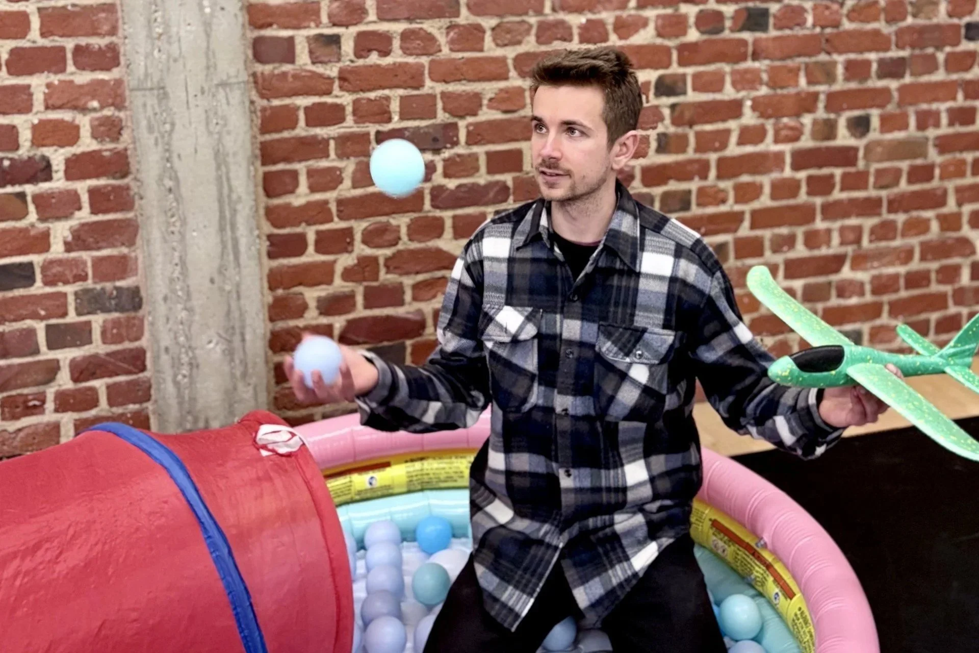 Herätä lelu eloon!