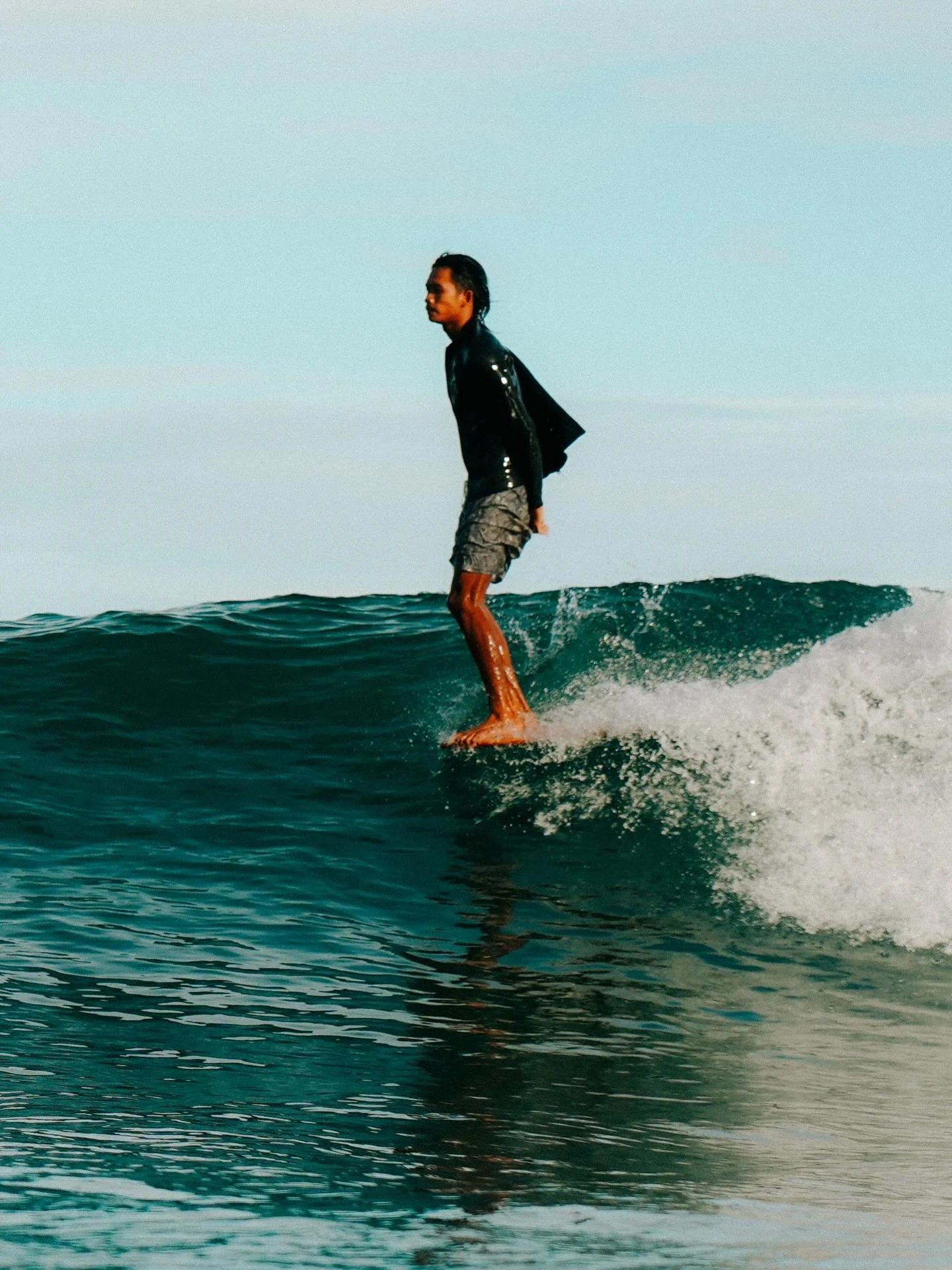 @redy__mengong serving waves &amp; attitude 💫 #senjasurfcollective