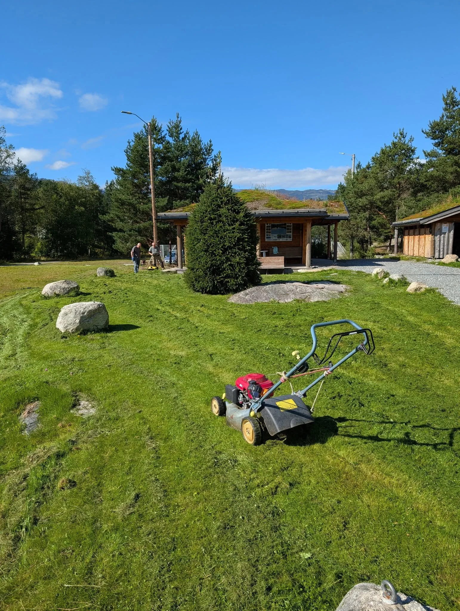 Dugnad-Dagfinn-539079674_10161439628616696_1429364374389713996_n.jpg