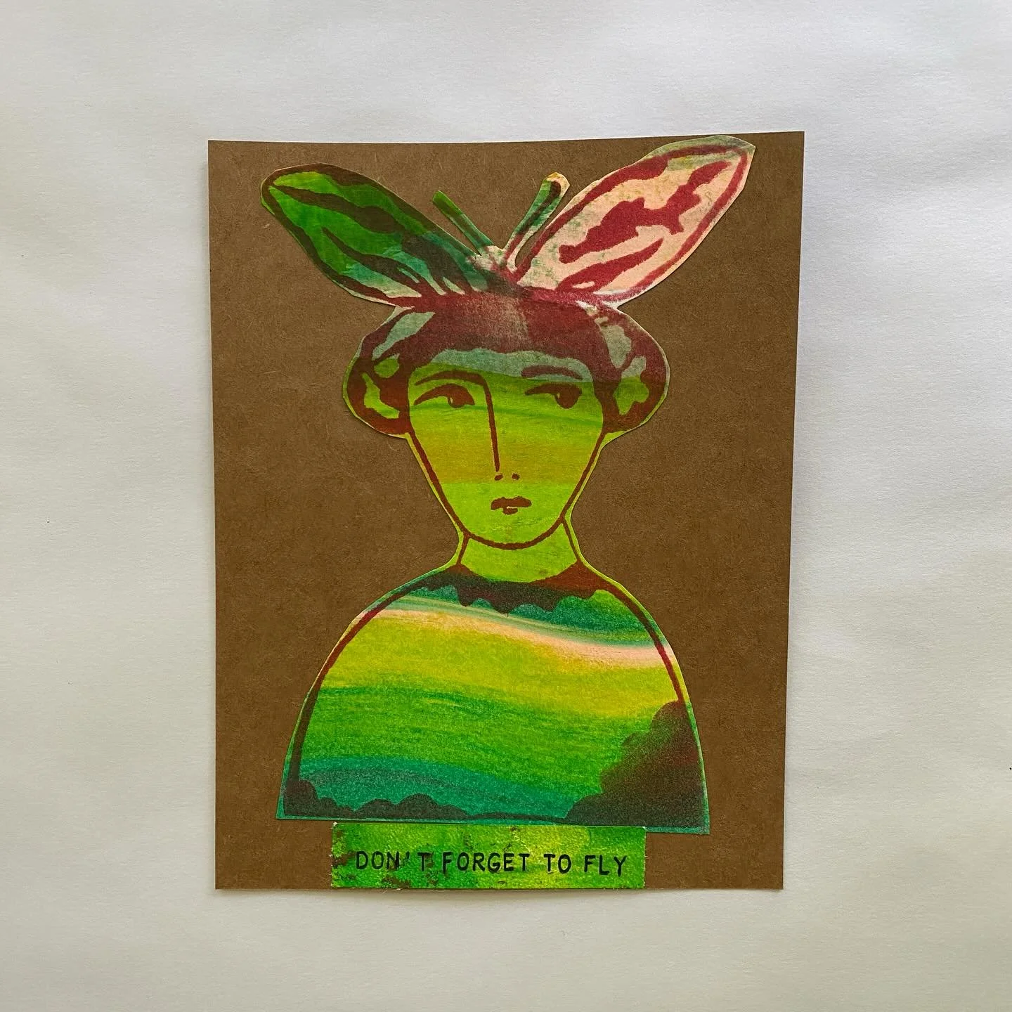 We made handmade cards today during the Tuesday Art Play Date via OrangeSpiralArts.
Here I have used an @artfoamies stamp by @charderouin. In the next photo, I glued one the butterflies I painted in an online class with @tiffanysimplysharpe. The thir