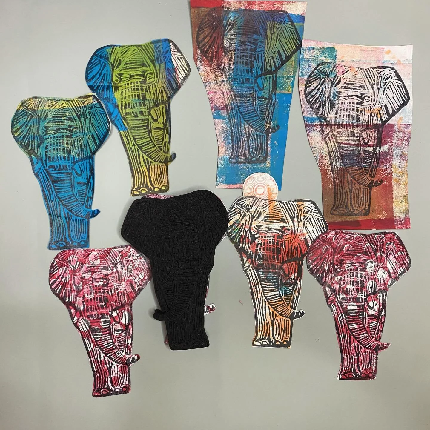 This elephant stamp @artfoamies, designed by @iamsarahmatthews is incredible!! I am in love!
#elephantstamp #artfoamies #orangespiralarts #mixedmediaart