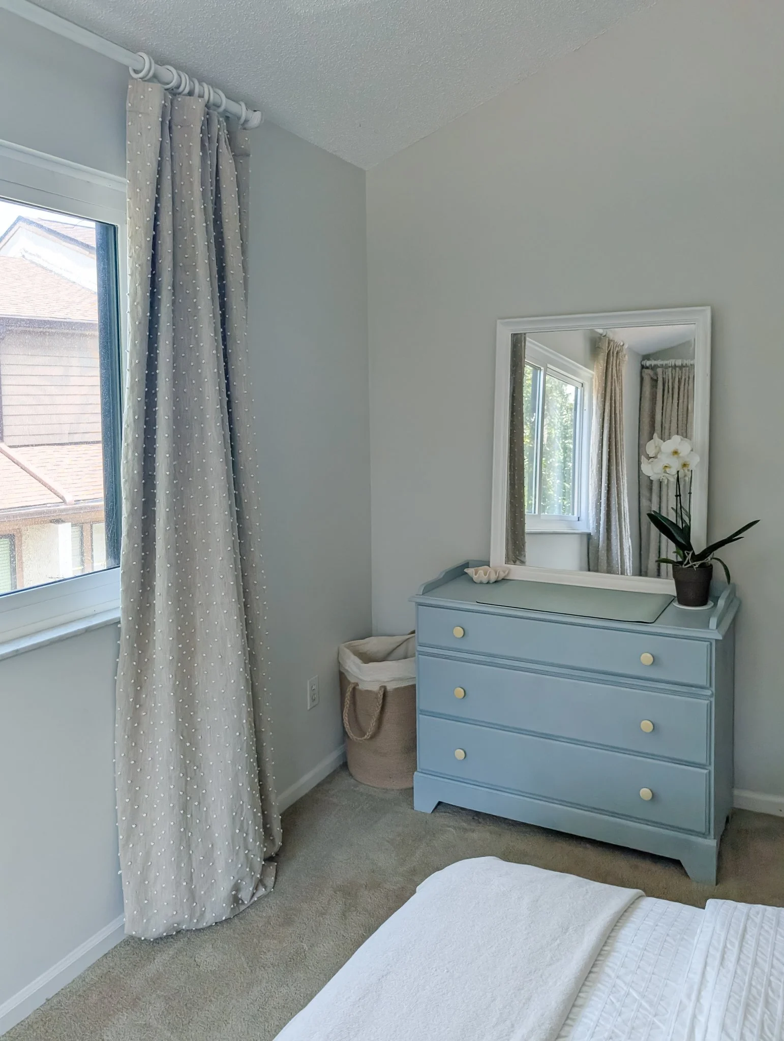 amelia-island-salty-rabbit-bedroom-upstairs-king-06.jpg