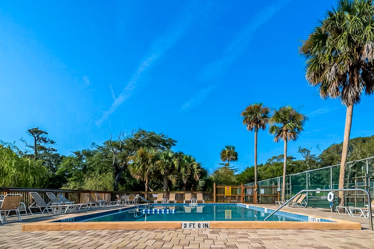 amelia-island-salty-rabbit-exterior-pool-05.jpg