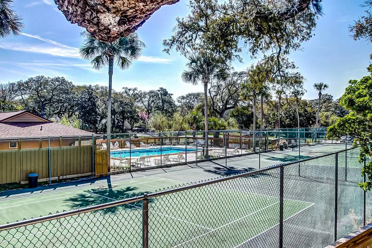 amelia-island-salty-rabbit-exterior-tenniscourt-03.jpg
