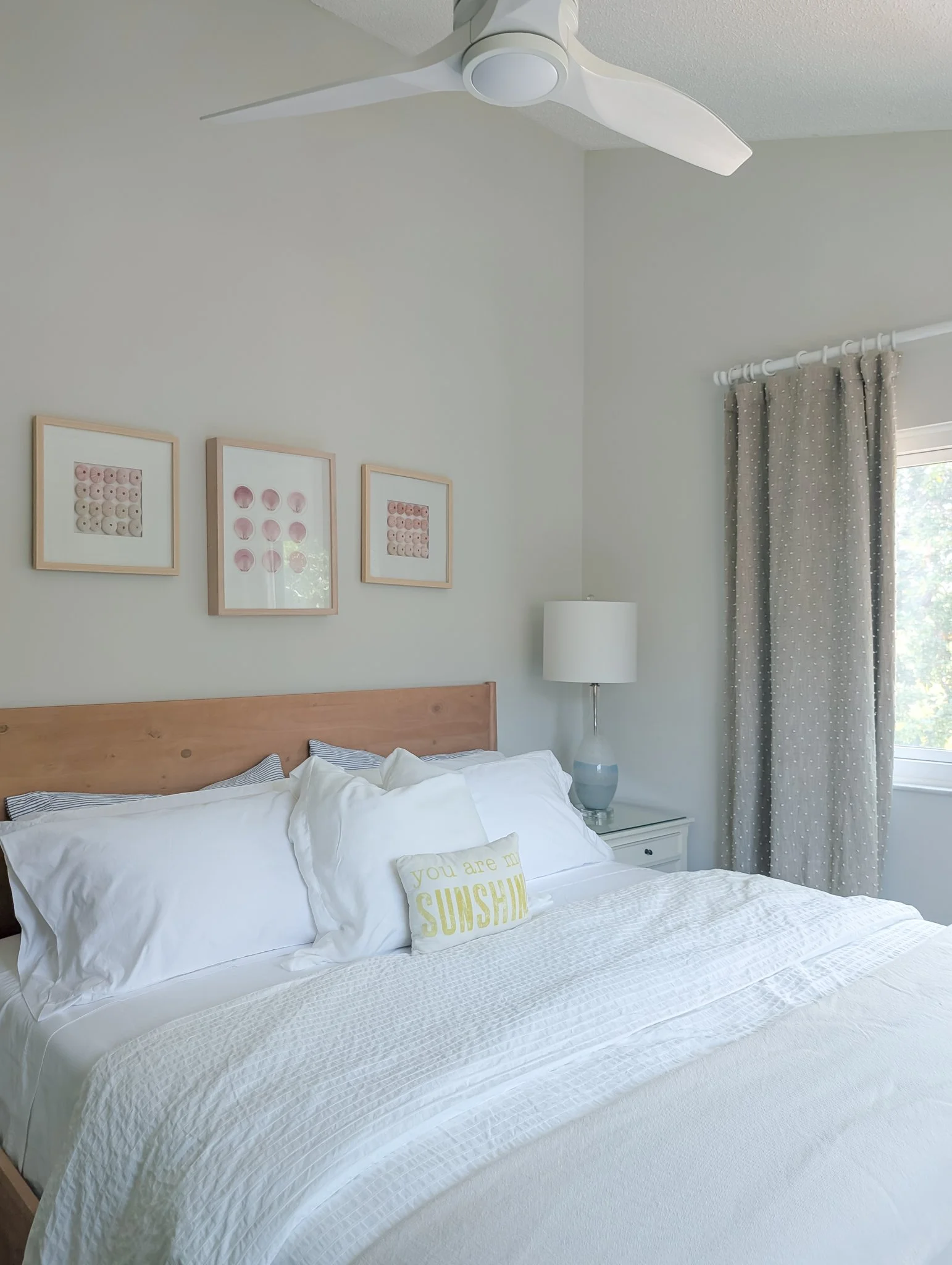 amelia-island-salty-rabbit-bedroom-upstairs-king-01.jpg