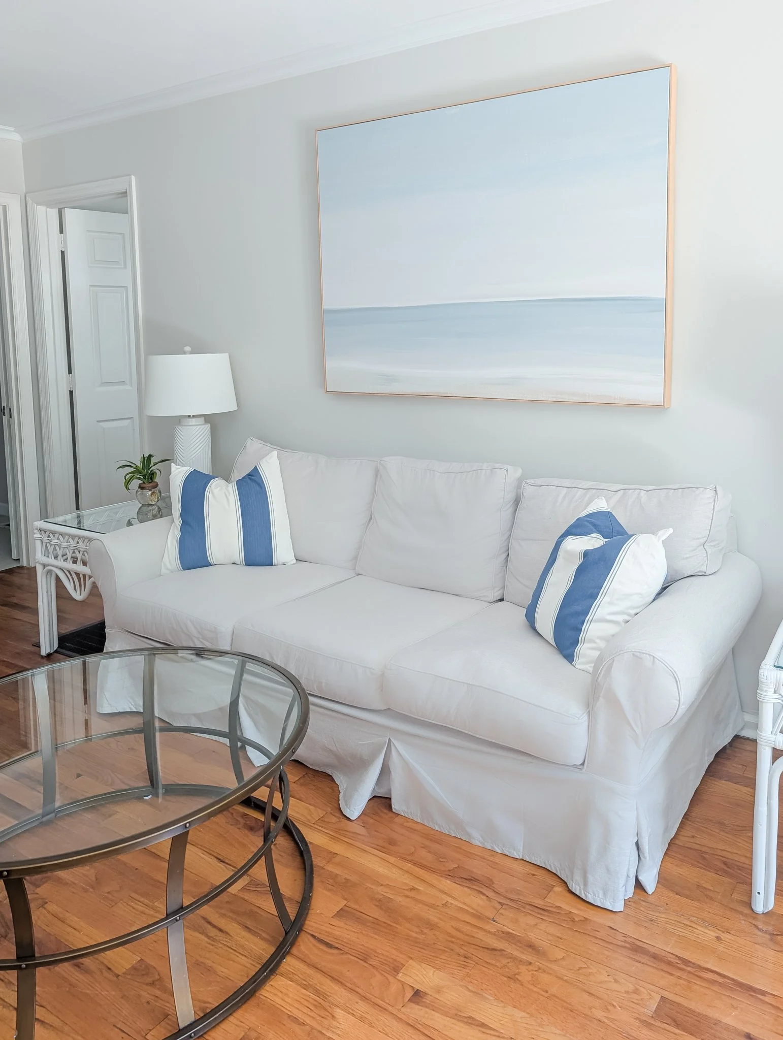 amelia-island-salty-rabbit-livingroom-07.jpg