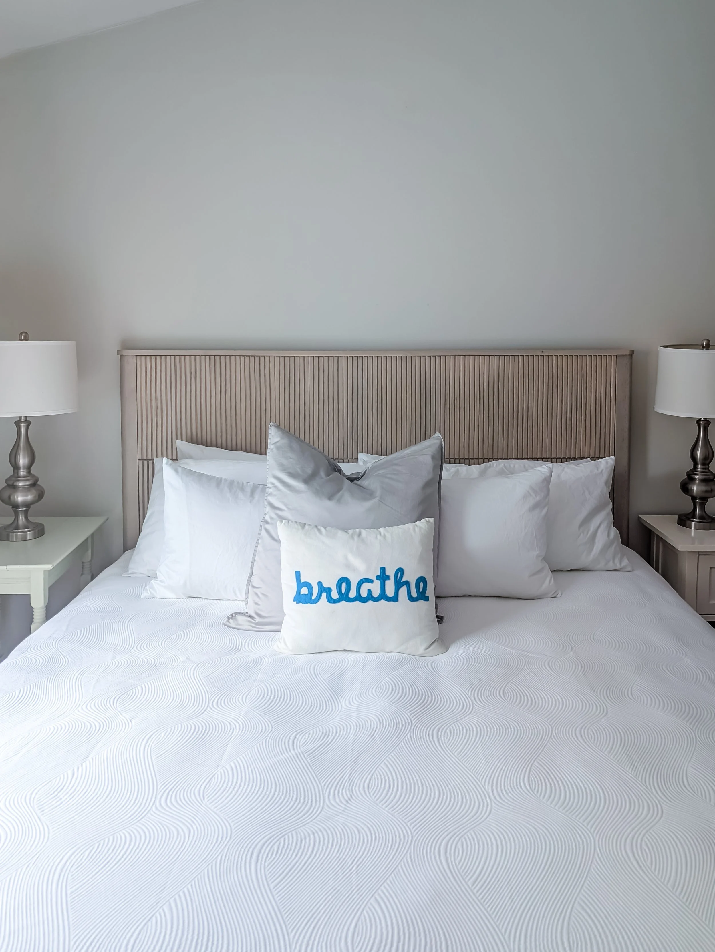 amelia-island-salty-rabbit-bedroom-downstairs-king-14.jpg