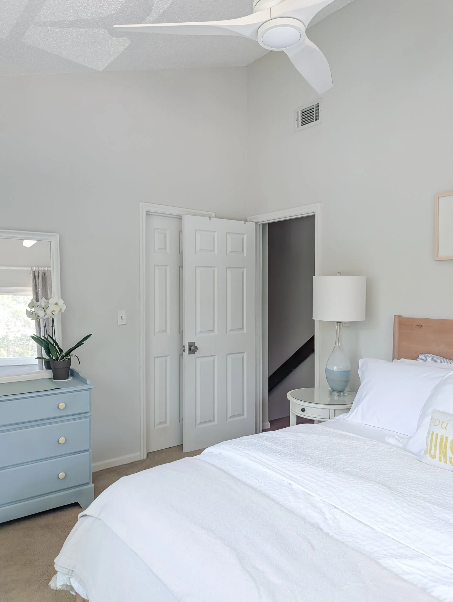 amelia-island-salty-rabbit-bedroom-upstairs-king-05.jpg