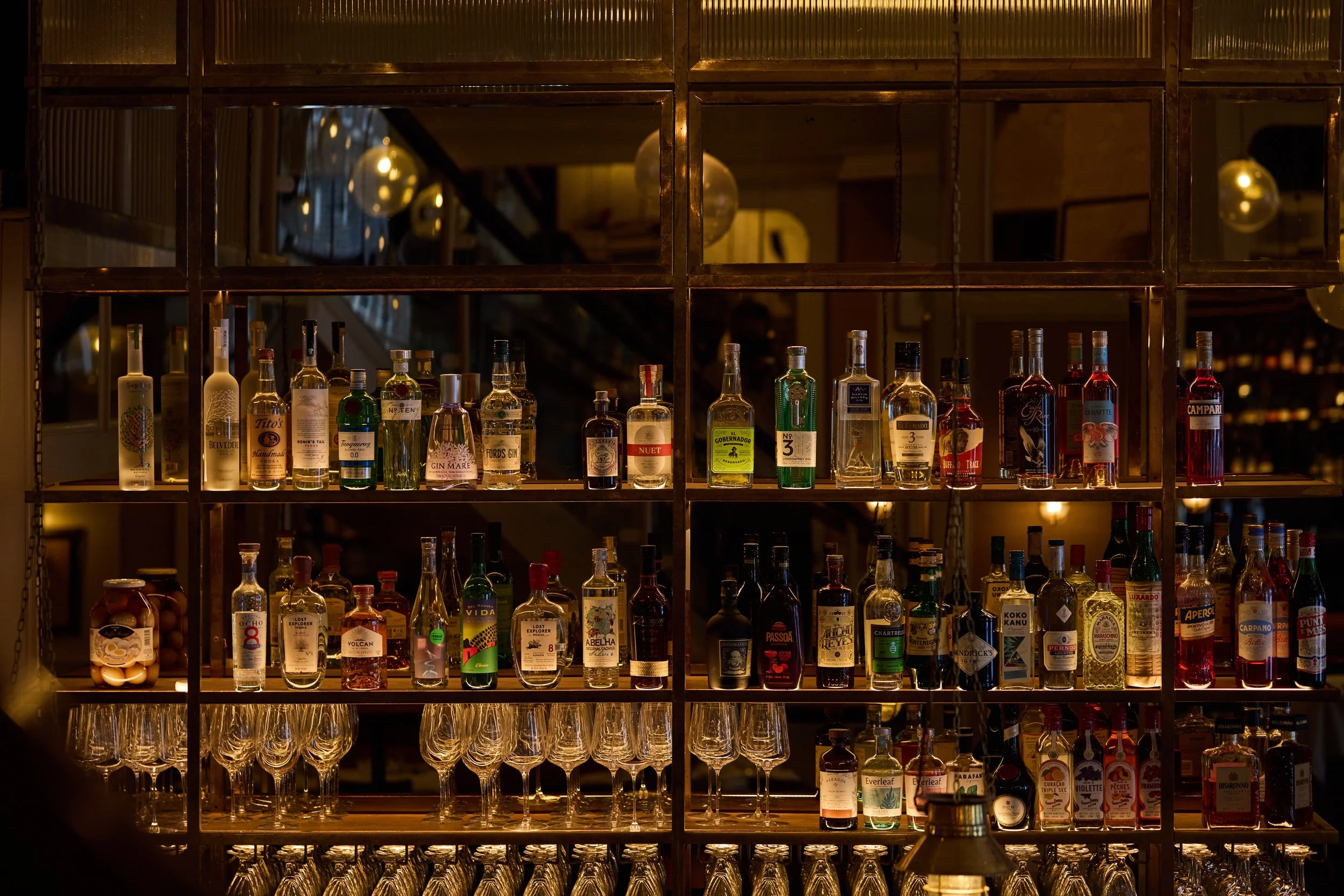 The_Albatross_Pub_Bar.jpg