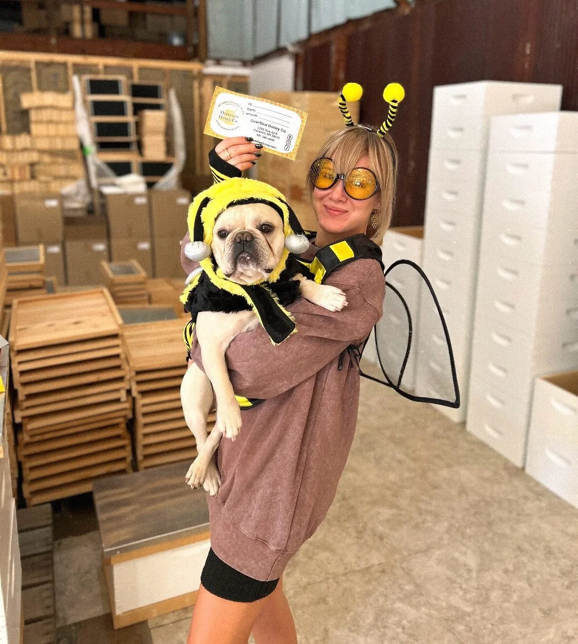 Hey friends! 👋🏼 🐝 Come in wearing your costume today for a chance to win a $10 gift card. This can be used for beekeeping equipment, honey or giftshop items! We will pick a winner🏆 at the end of the day. Gift card can be picked up tomorrow or any