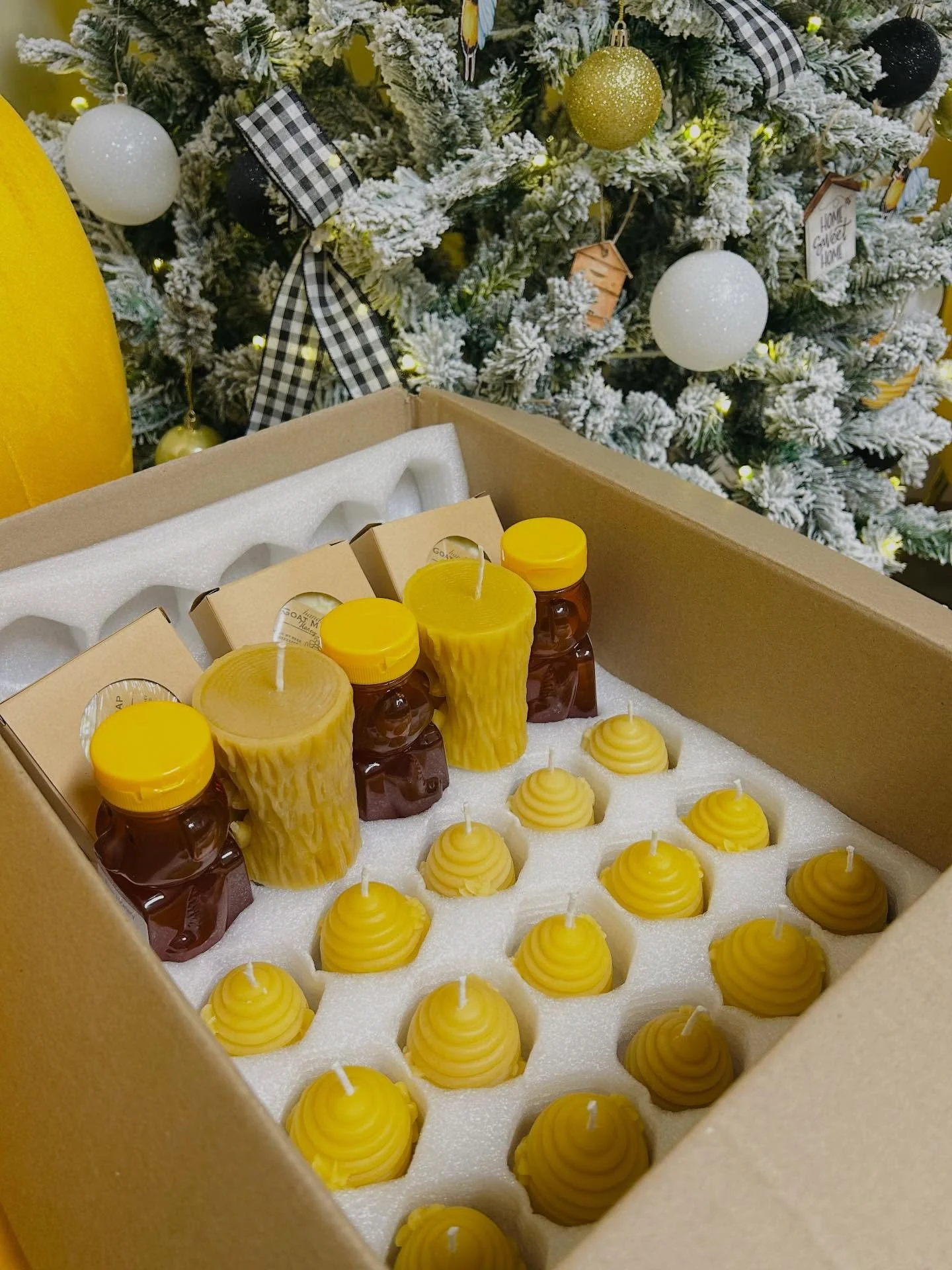 Christmas order going out 📦 🌲 🐝