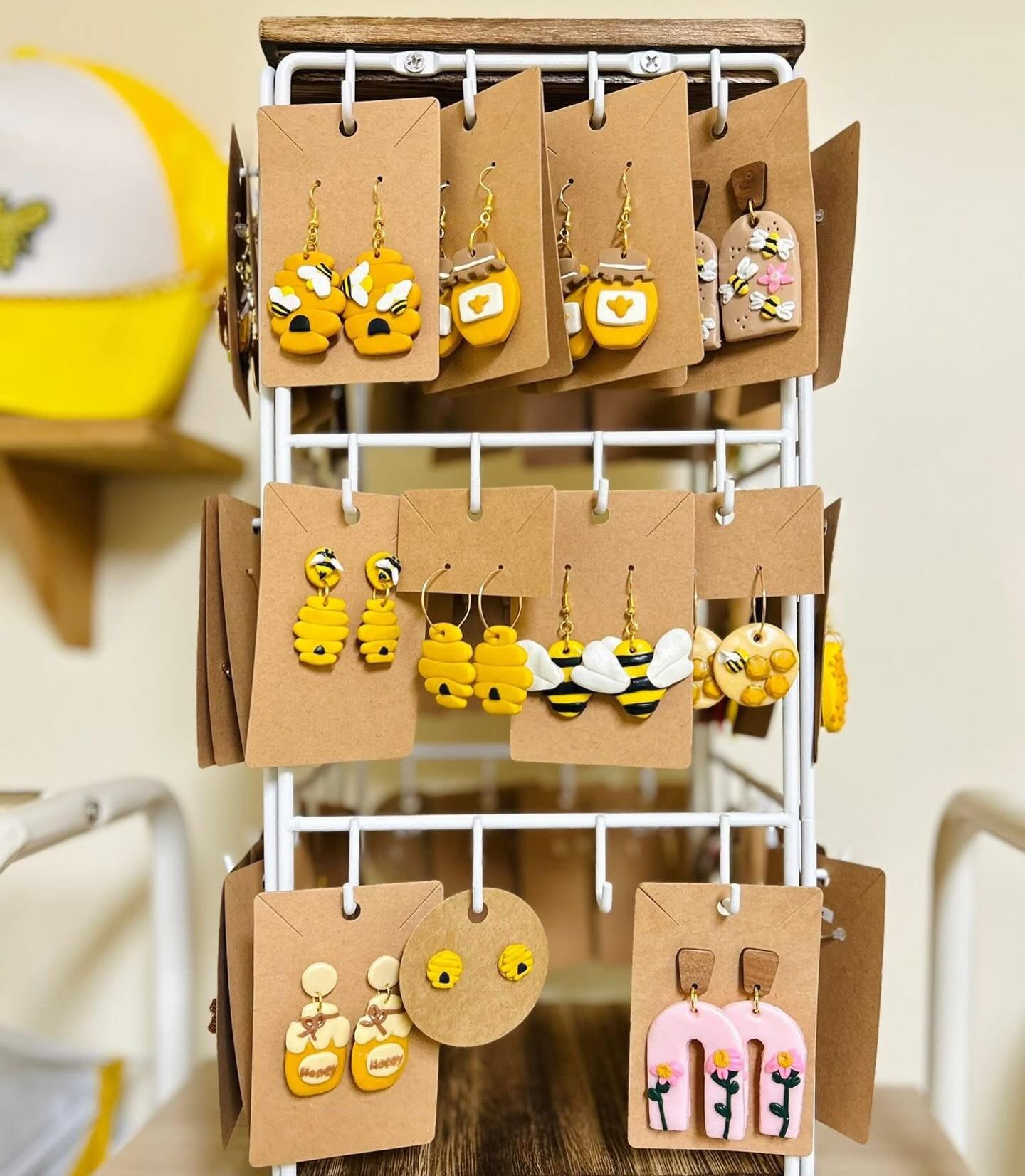 ℕ𝕖𝕨 𝔾𝕚𝕗𝕥 𝕤𝕙𝕠𝕡 𝕀𝕥𝕖𝕞𝕤💛🐝🛍️