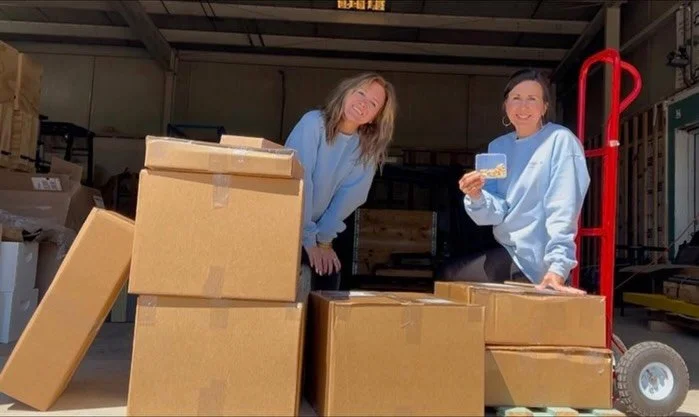 We love waking up to website orders! 📦 💻
We also have a NEW bee to add to our map!🐝 
Any guesses on which state?? 

You can have our items shipped straight to your door OR choose the local pickup option. We can have your pickup order at the door a