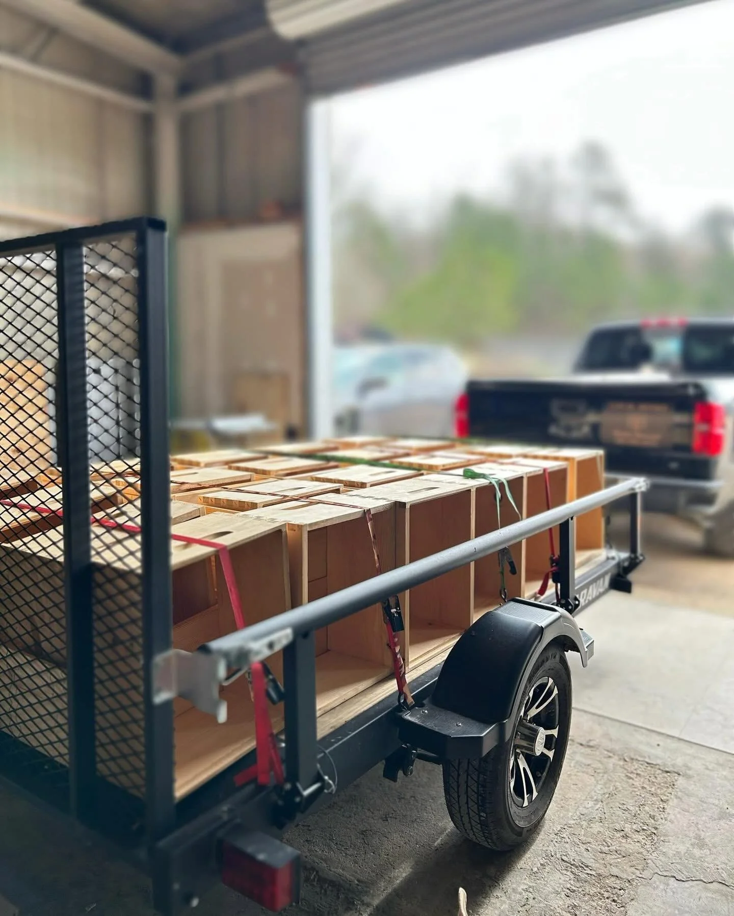 THANK YOU for your orders🙏🏼
🚚📦local MS pickup, 2 Arkansas orders, New Jersey, North Carolina, Virginia and Michigan📦🚚

Bee season is definitely picking up around here🐝 We enjoyed visiting with you all today! Thank you for supporting our small 