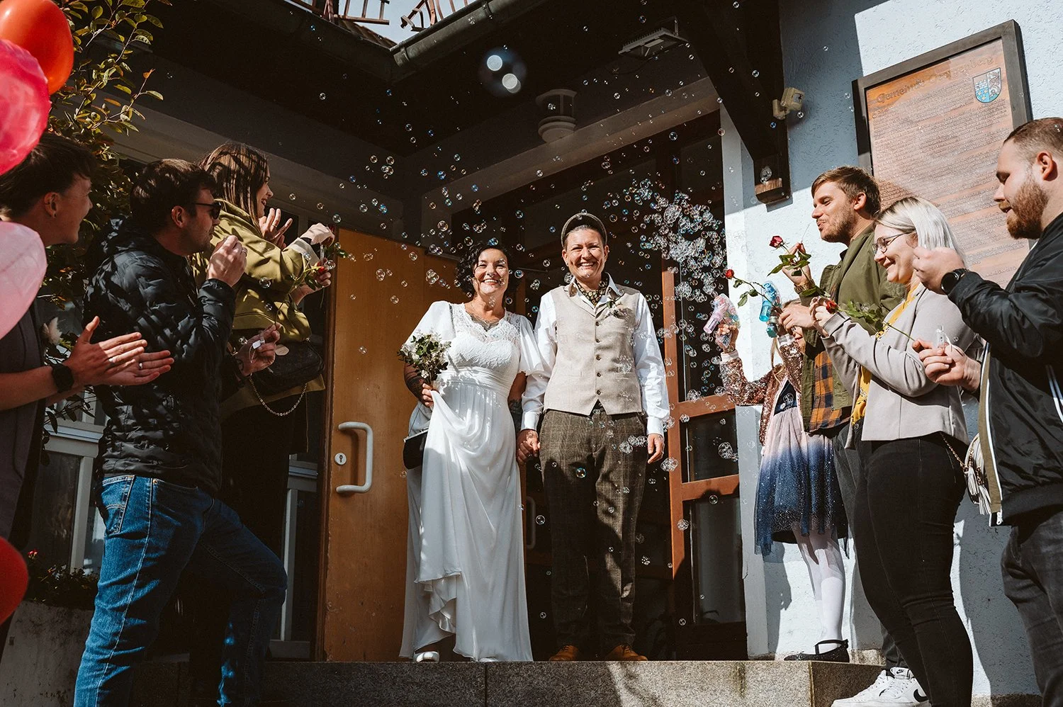 Regenbogenhochzeit queere Hochzeit LGBTQIA Hauptstadtlinse