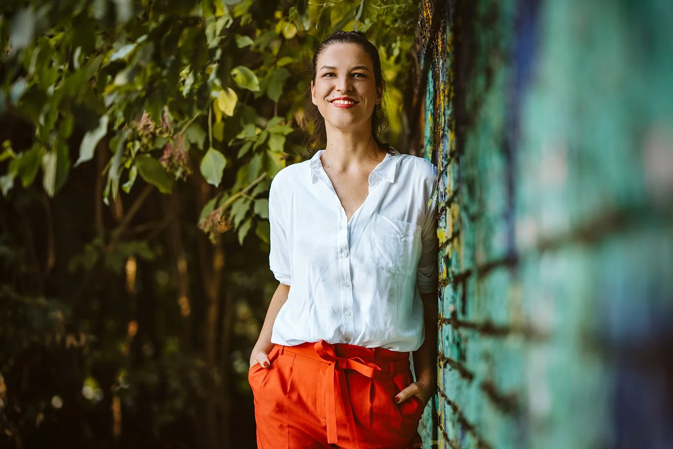 Schuhmacherin Hannah Haak in Fotosession mit Nadine