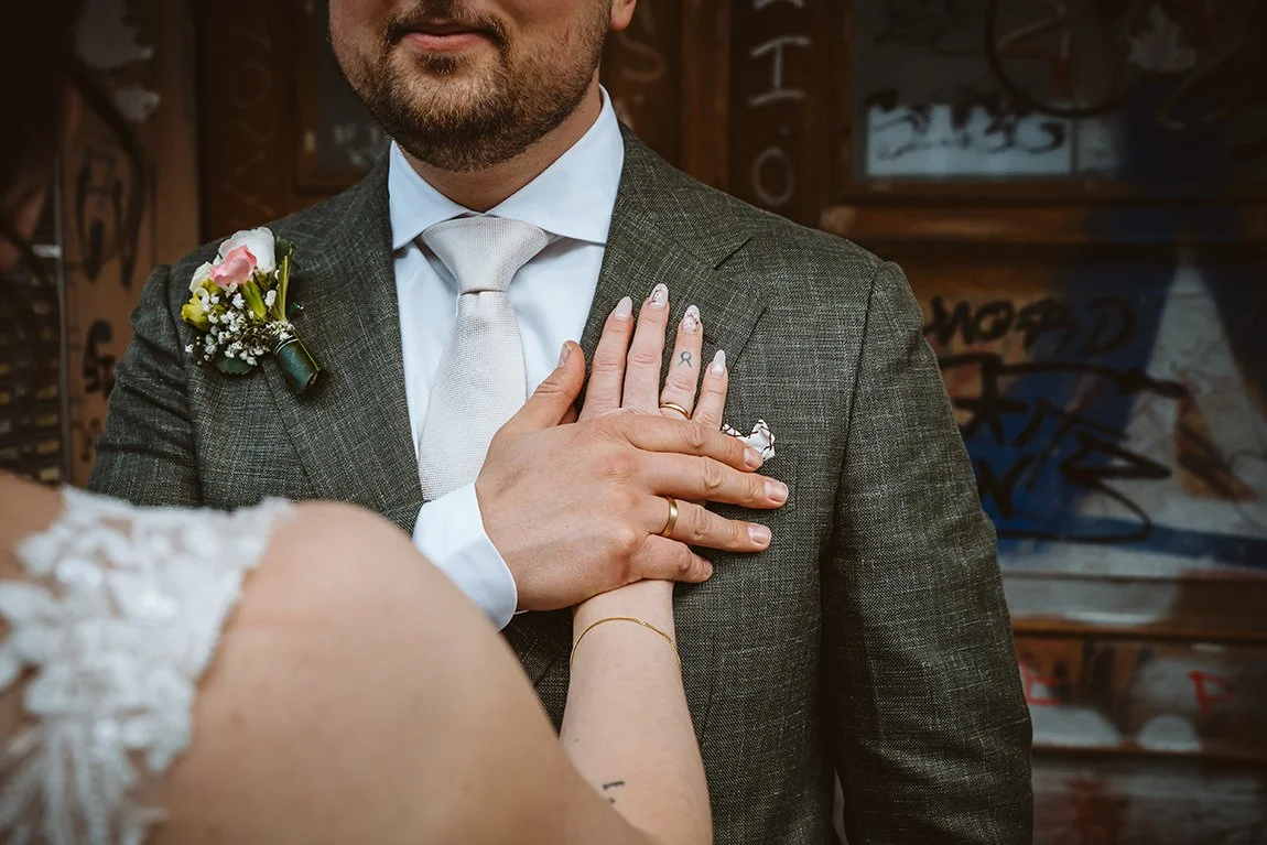 Hochzeitspaar Kiezbilder Friedrichshain Hauptstadtlinse Fotografie
