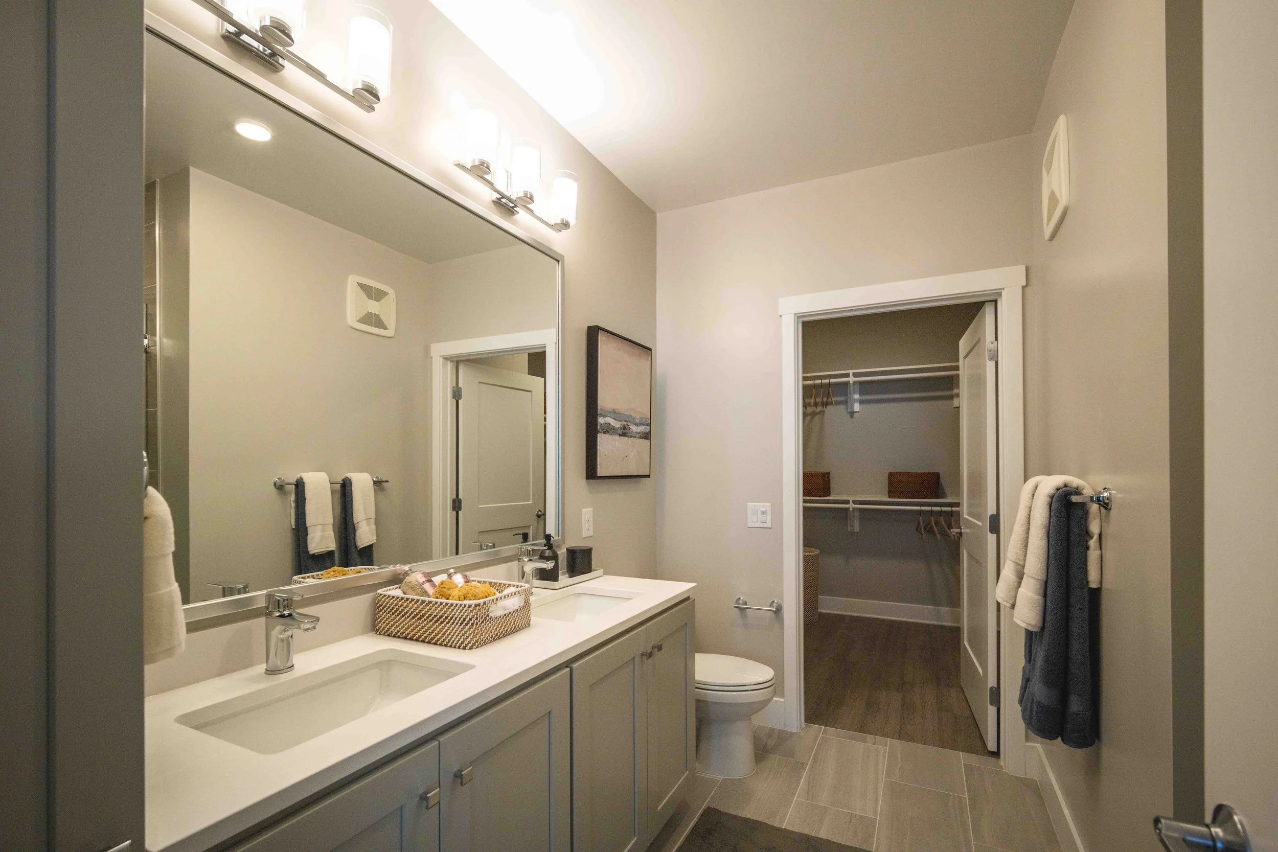 bathroom low res.jpg
