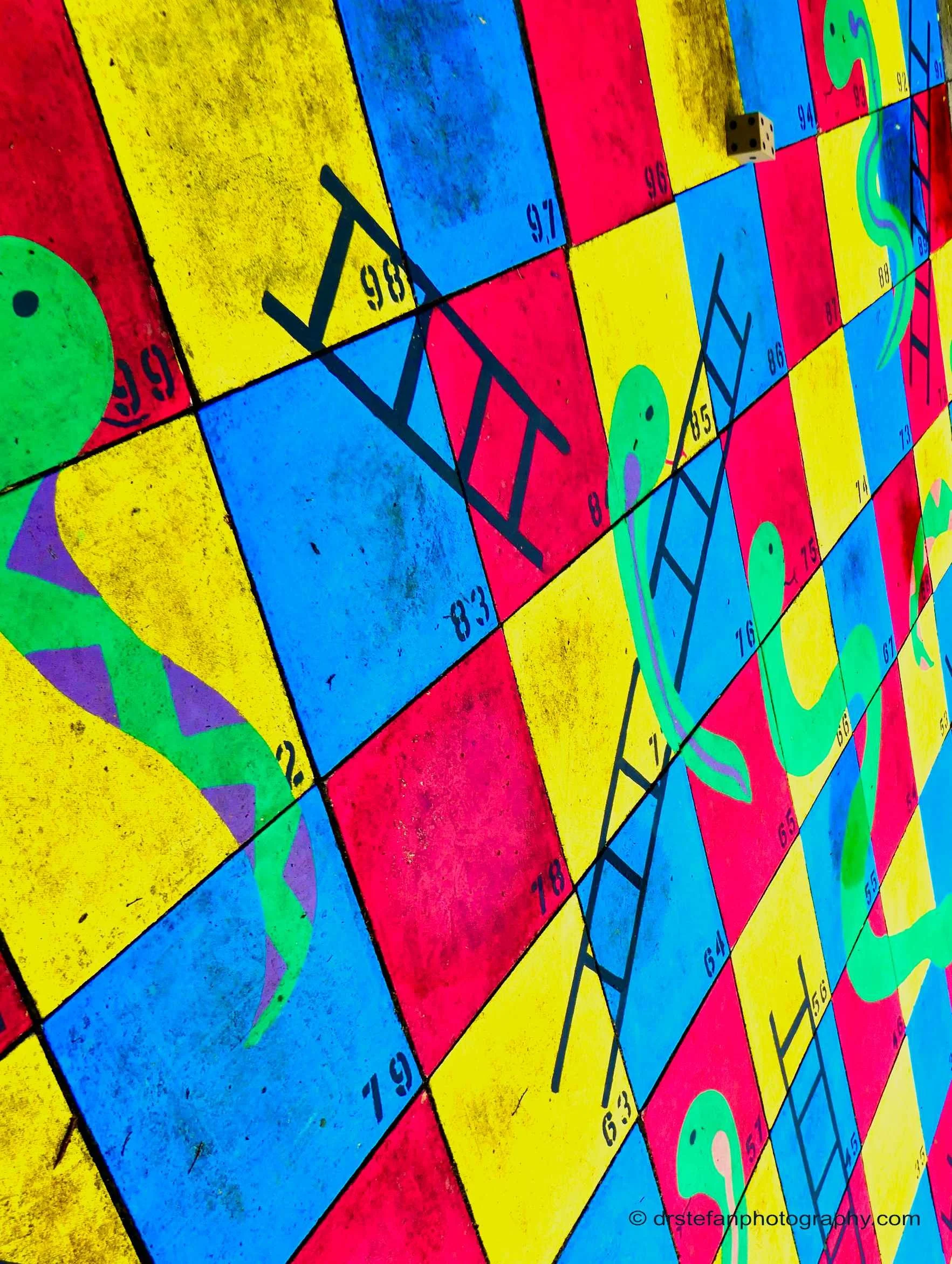 Krazy snakes 'n ladders