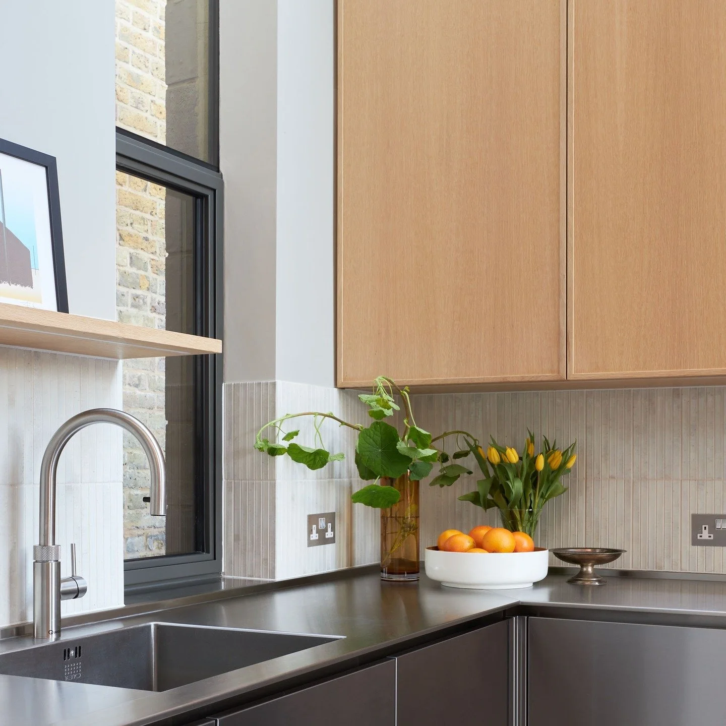 A sneak preview of this contemporary kitchen in our Blackheath project, executed by the incredible team at Robert Timmons Furniture - engineered stainless steel paired with warm oak, flooded with light. More to follow...

@rtf_studio 
@fetozzato