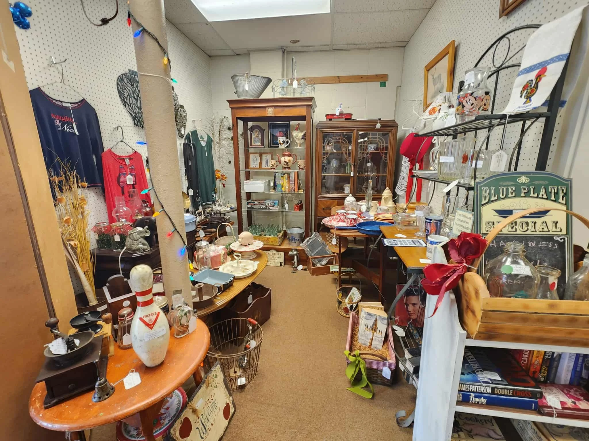 antique store near me, antiques, vintage, collectibles, home decor, antique dealers, vintage clothing, antique lamps, antique mall, antique tools, antique stores near me, antique store morgantown pa, antique shops, morgantown antiques, local antique